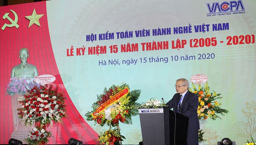 Ông Phạm Sỹ Danh- Chủ tịch VACPA phát biểu khai mạc buổi Lễ và Đại hội lag-8313