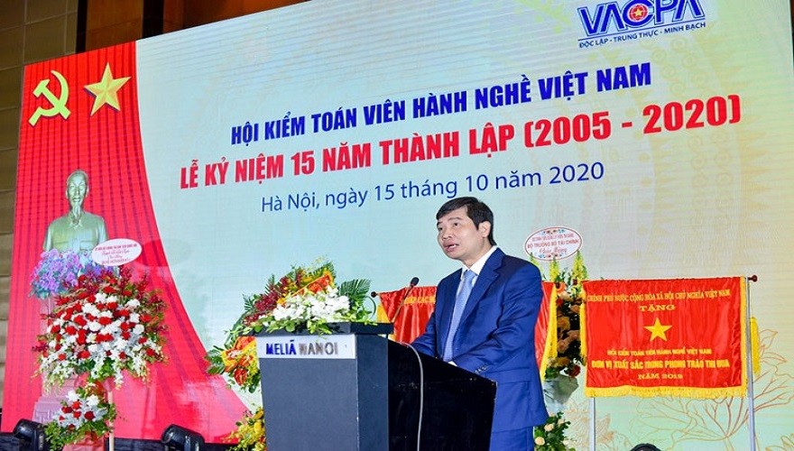 Ông Tạ Anh Tuấn – Thứ trưởng Bộ Tài chính phát biểu tại Buổi Lễ và Đại hội vip-8548